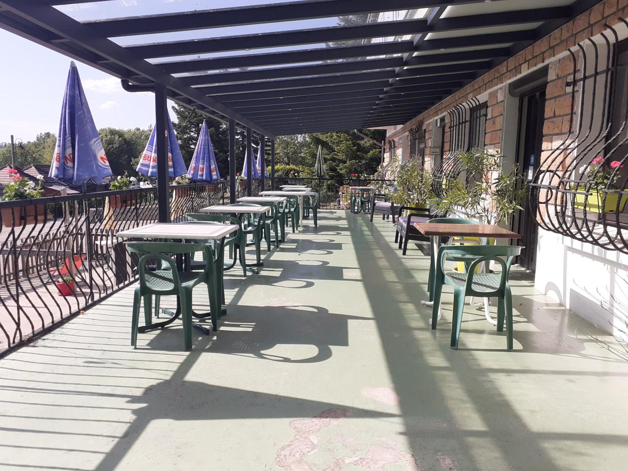 乔米尔杜拉克餐厅酒店 克莱尔沃－莱拉克 外观 照片